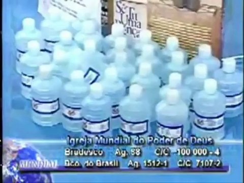 Bispos e Pastores da Mundial vendendo Galaozinho de Agua Benta 1000 reais - 2009