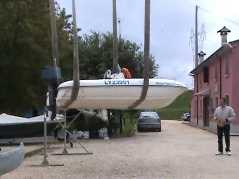 Silure Club Rhodanien : Italie 2012 = mise à l'eau des bateaux