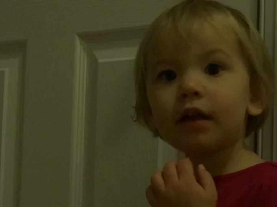 Claire dit "Trick or Treat"