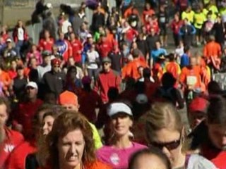 New York marathon runners help storm victims