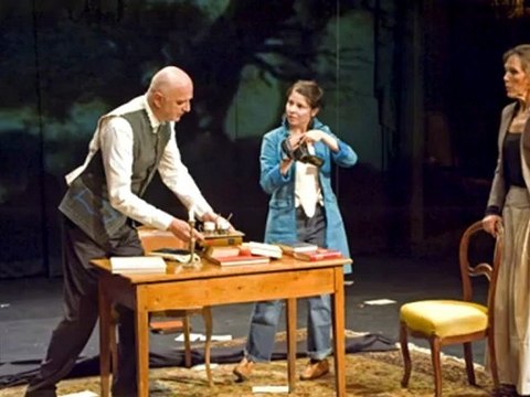 Un Marivaux intense au Théâtre St-Denis