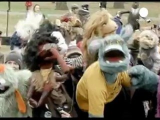 ABD'de başkan adayları son kozlarını oynuyor