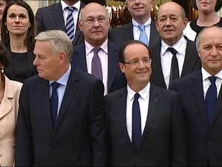 Download Video: Après six mois de mandat, François Hollande cherche un nouveau souffle