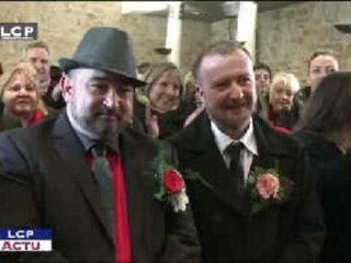 Reportages : L'UMP fait front contre le mariage homosexuel