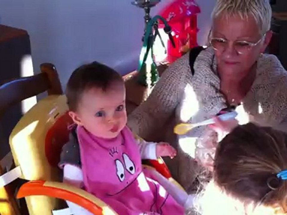 Emma me donne mon gouter