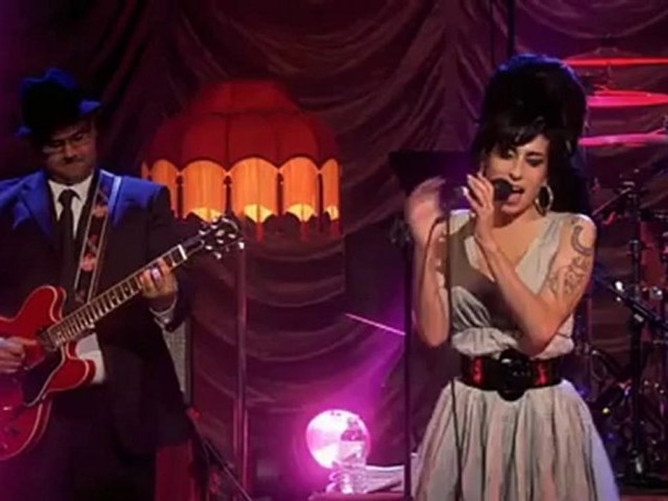 Amy Winehouse - Wake Up Alone - www.kekillicivideo.com