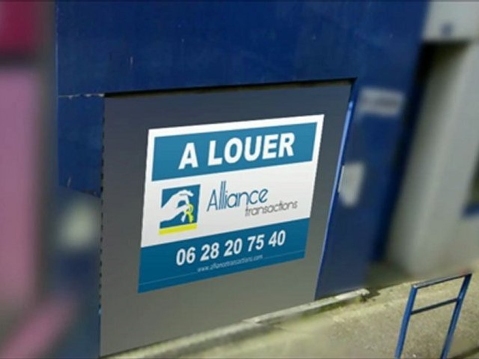 IMMOBILIER D'ENTREPRISE - Local commercial - 30m² - Quatre moulins