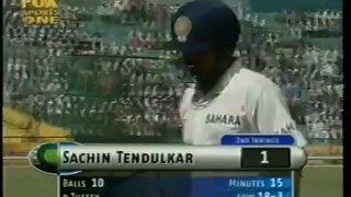 Sachin Tendulkar Perect Batting.......ends In A Slow Walk Back To The Toilet [Yutube.PK]