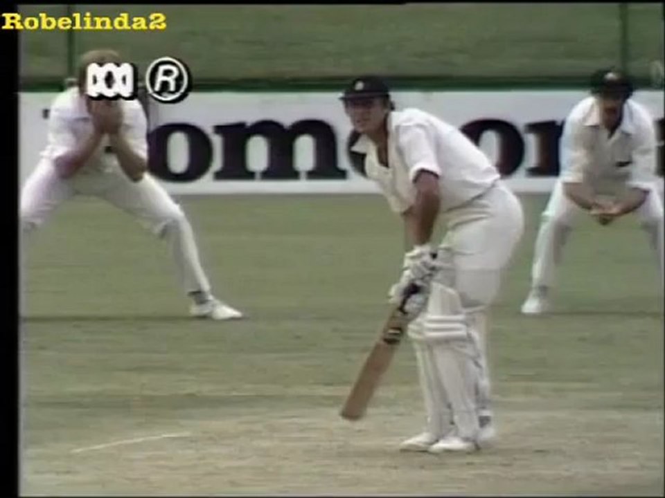Geoff Boycott Clueless Vs Rodney Hogg [Yutube.PK]