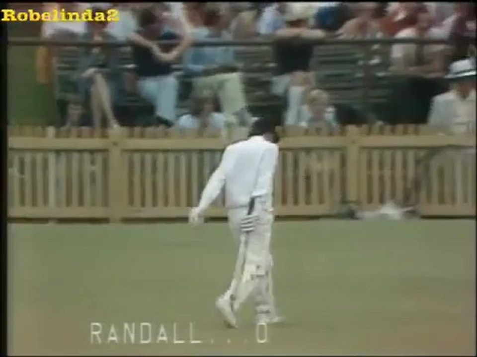 Terrorized....vicious Fast Bowling From Rodney Hogg Vs Derek Randall [Yutube.PK]
