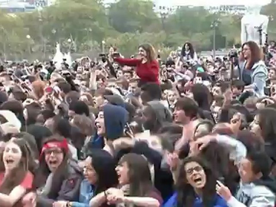 Gangnam Style se apoderó de París