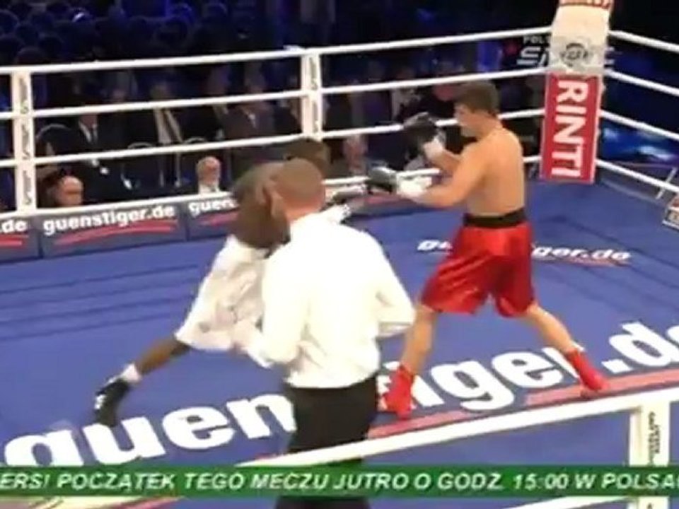 2012-11-03 Tyron Zeuge vs Matingu Kindele