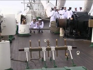 Los chilenos de Canarias dan al "Esmeralda" un anticipo de su vuelta a casa