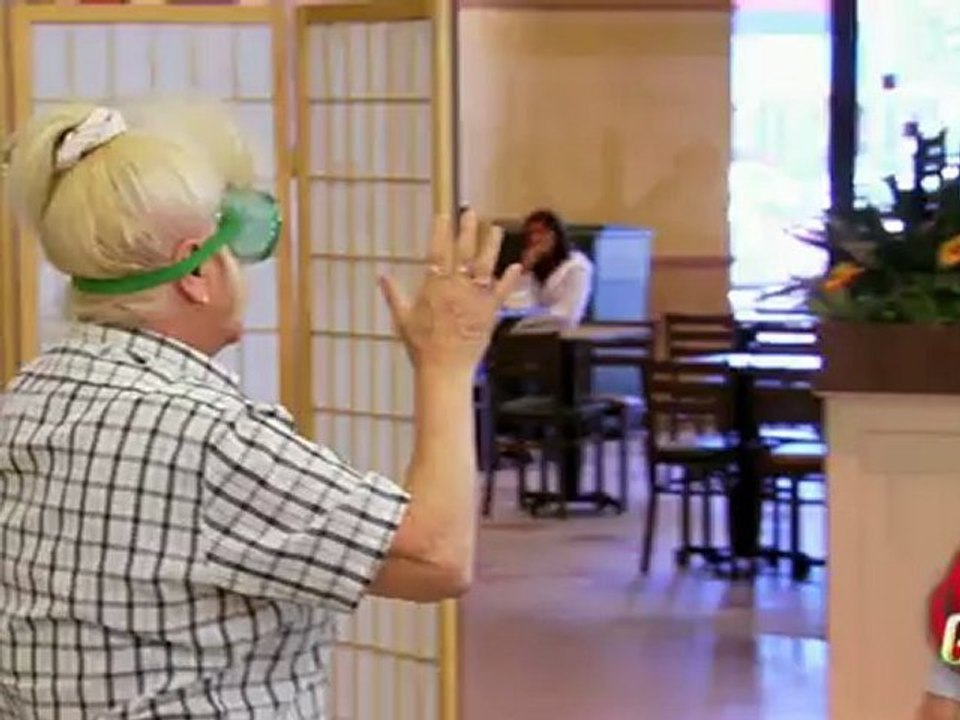 Briseur de vaisselle pris en flagrant délit