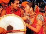 Deepika Padukone & Aishwarya Rai's Garba War! - Bollywood Babes [HD]
