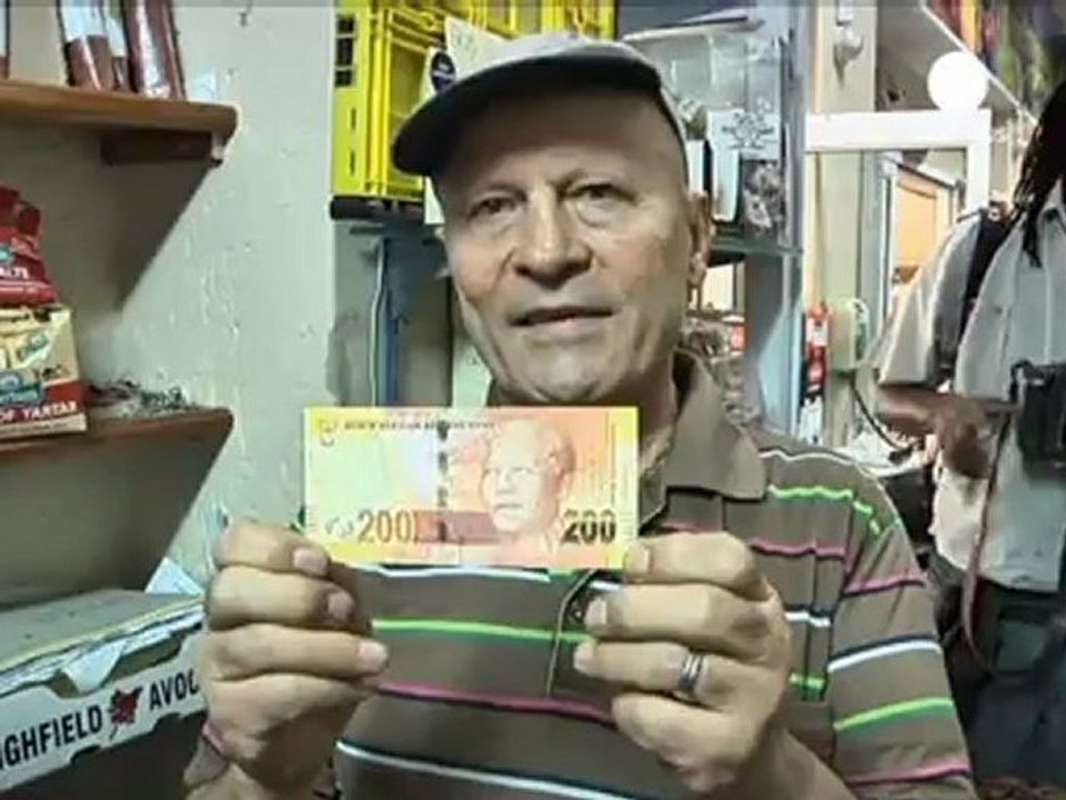 Güney Afrika banknotlarında Nelson Mandela resmi