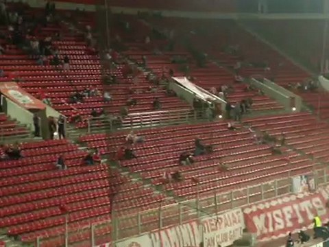 Οι πρώτοι φίλαθλοι στις εξέδρες του Γεώργιος Καραϊσκάκης