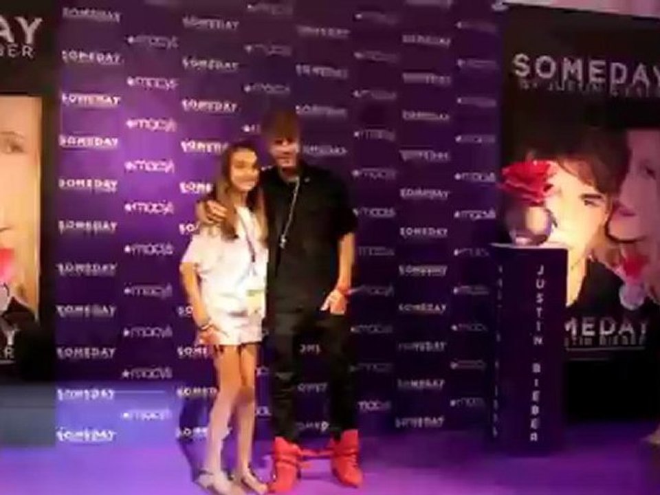 Justin Bieber Posts New Shirtless Picture