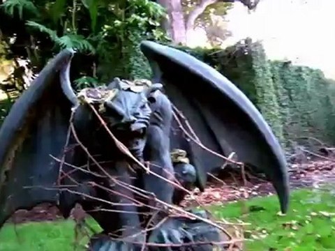 Avril Lavigne Forbidden Rose Perfume