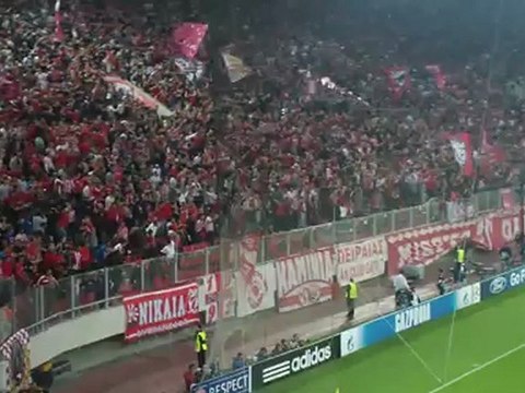 Πανηγυρισμοί στο Γεώργιος Καραϊσκάκης μετά το 1-0 του Πάουλο Μασάντο