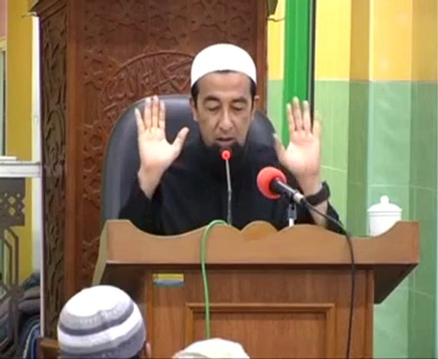 Sujud Lama Ketika Solat Berjemaah - Ustaz Azhar Idrus