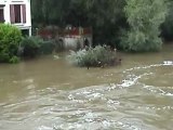 Filmé la rivière en crus à Clisson ,pont de la Vallée