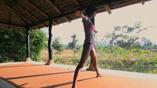 Weight Loss Yoga : Extended Side Angle Pose