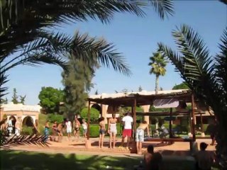 Mon film MARRAKECH septembre 2012 (4) - Jardin au fond de l'hôtel
