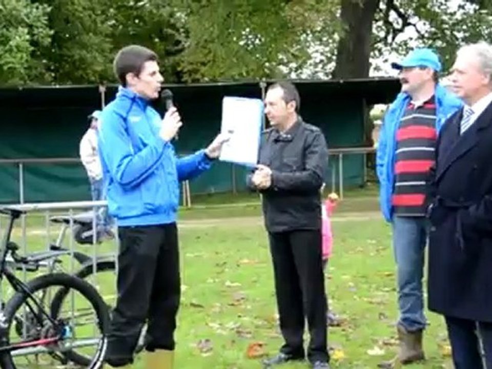 Mamache en bleu-blanc-rouge