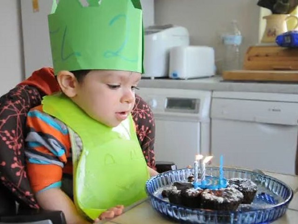 2012-10-amael_2ans_anniversaire(2)