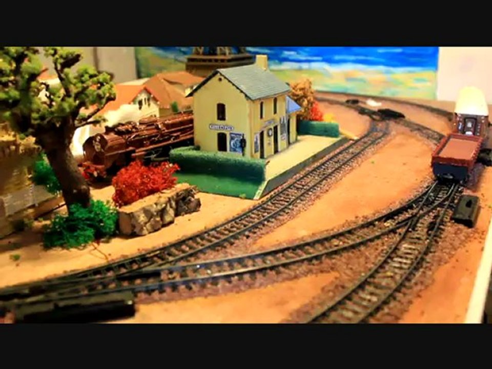 constuire son réseau ferroviaire ho sous son lit ! une idée intéressante