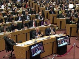 Merkel presses for greater political and economic...