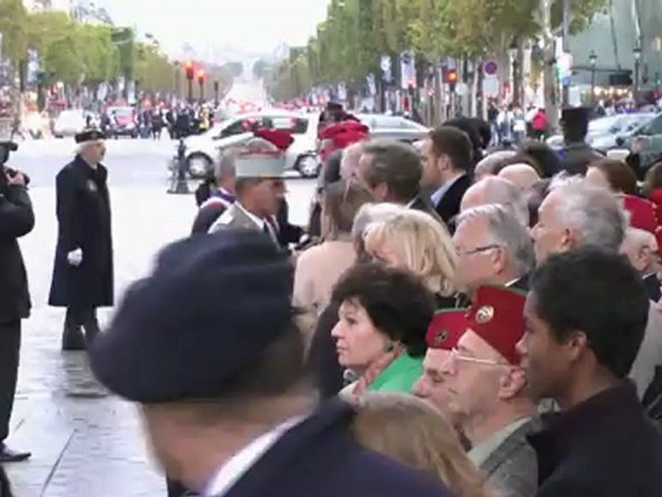 Ravivage de la Flamme du soldat inconnu par le Conseil Municipal et le CMJ