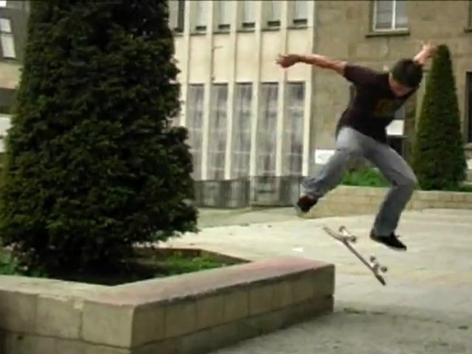 Malo LALOI - YEB CE Wallride part