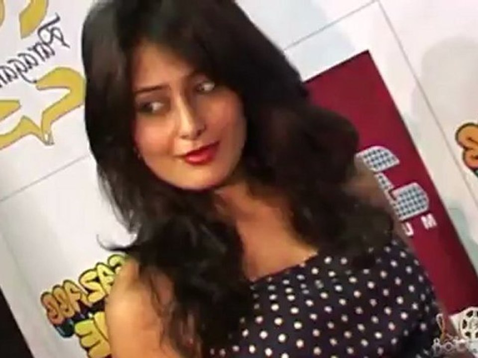 Nidhi Subbaiah Short Skirt Hot Legs at NM College