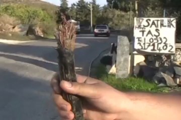 Hırsızlar bir köyün iletişimini kesti