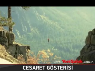 Berlin'de Müthiş Bir Yükseklikte İp Üzerinde Yürümek