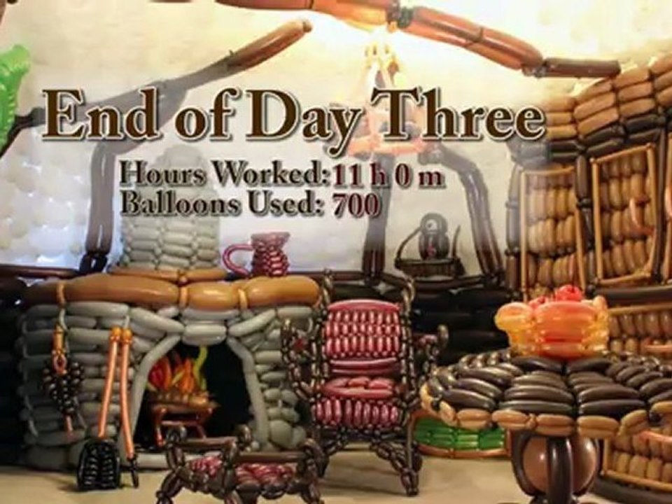 La maison de Hobbit en 2600 ballons de baudruche