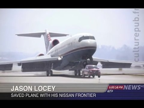 Plane crashes on landing ? Hero saves the day ! Terrific parody