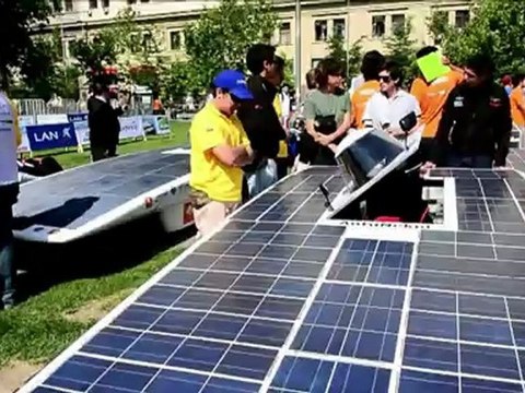 Chili:exposition de voitures solaires
