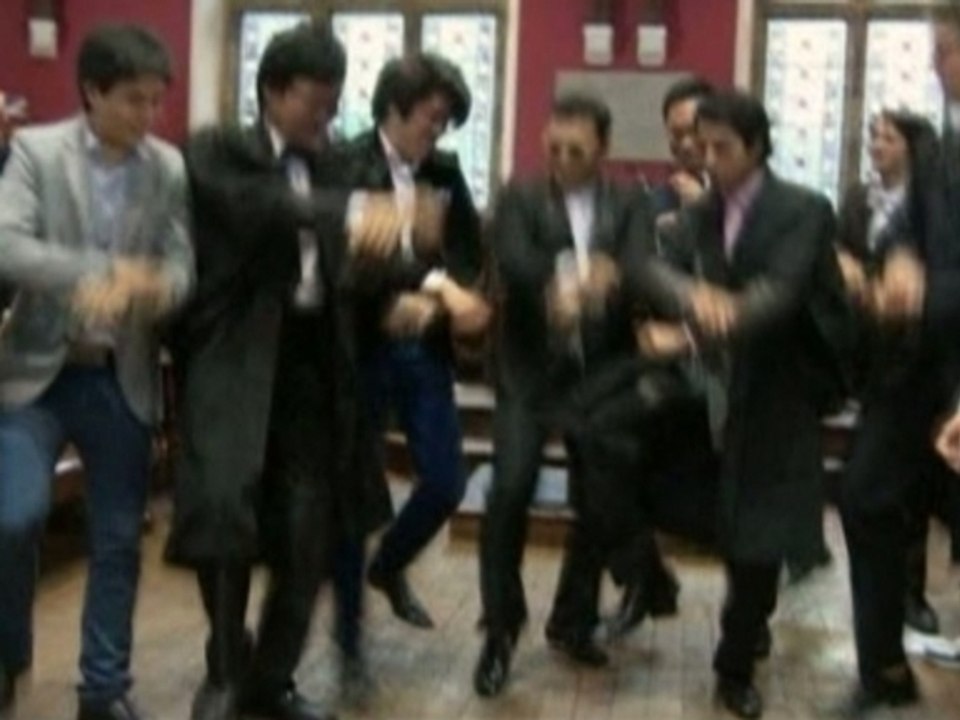 Oxford welcomes Psy