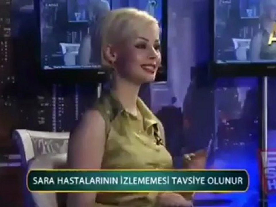 Adnan Hoca Stüdyoda Işıkları Söndürür ve Başlar... www.buldumm.net