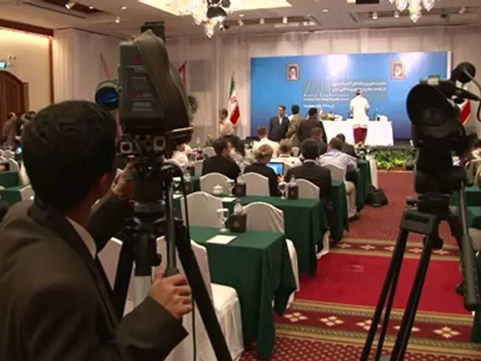 Ahmadinejad diz que EUA tem de mudar