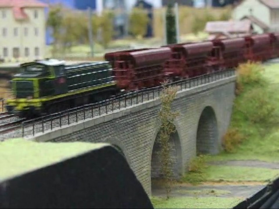 Rame de wagons-trémies sur le réseau Bas-Evette