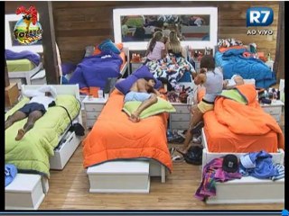 Claudia abraçando Carril 8.11