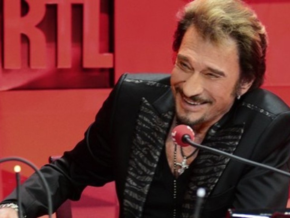 Johnny Hallyday en interview dans les studios de RTL