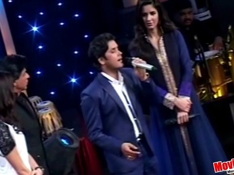Javed Ali Performs With SRK, Katrina & Anushka @ Sa Re Ga Ma Pa 2012 !