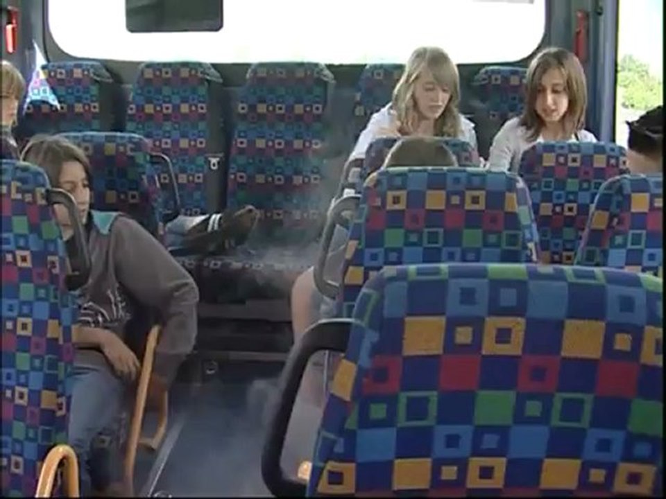 Spot Autocar - Collège public Aigrefeuille-Sur-Maine / CRDP des Pays de Loire