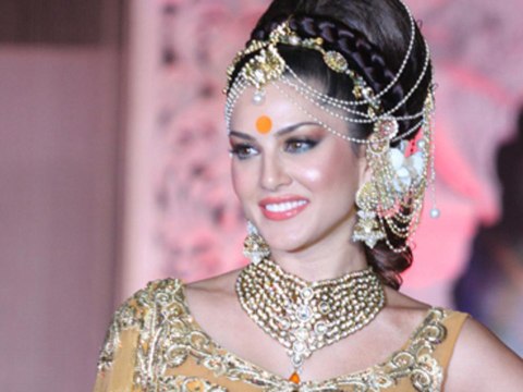 Sunny Leone Walks The Ramp For Rohit Verma @ Grand Fashion Show 'Ignite'