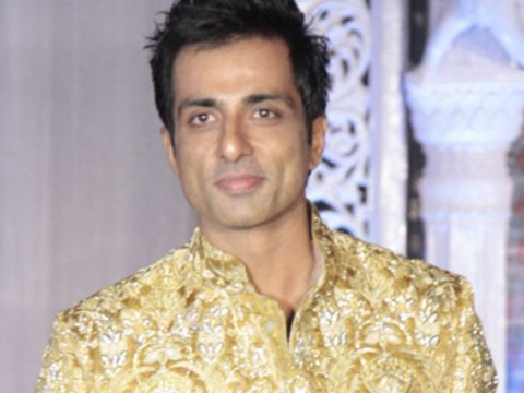 Sonu Sood Walks The Ramp For Rohit Verma @ Grand Fashion Show 'Ignite'